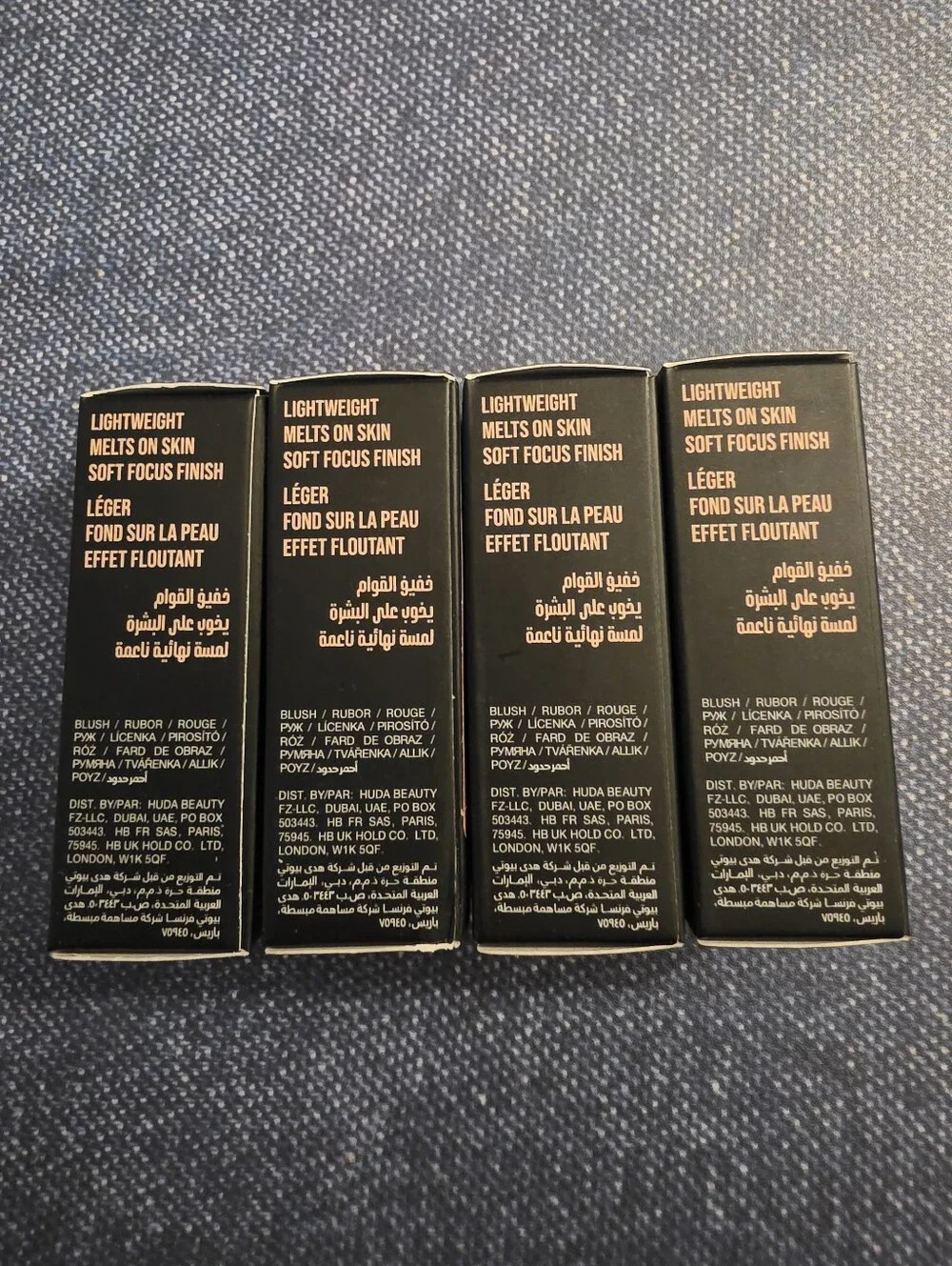 HUDA BEAUTY lightweight liquid